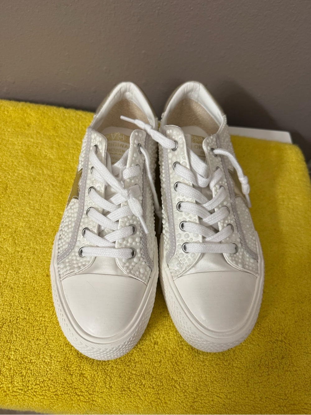 Vintage Havana White Lace-Up Pearl-Embellished Sneakers